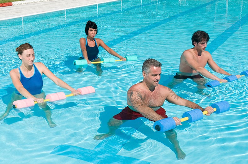 پیاده روی در آب برای درمان آرتروز